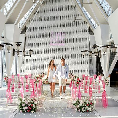 Готель Aloft Bali Seminyak Екстер'єр фото