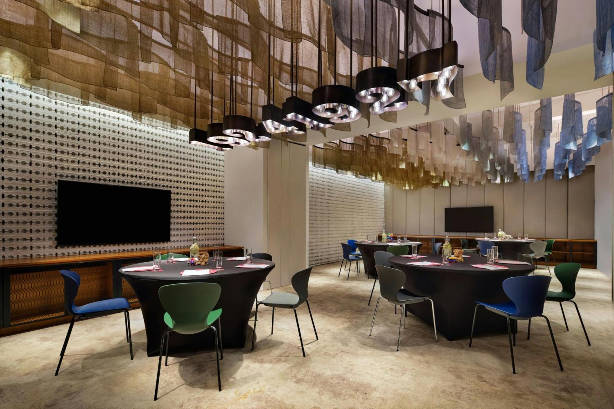 Готель Aloft Bali Seminyak Екстер'єр фото