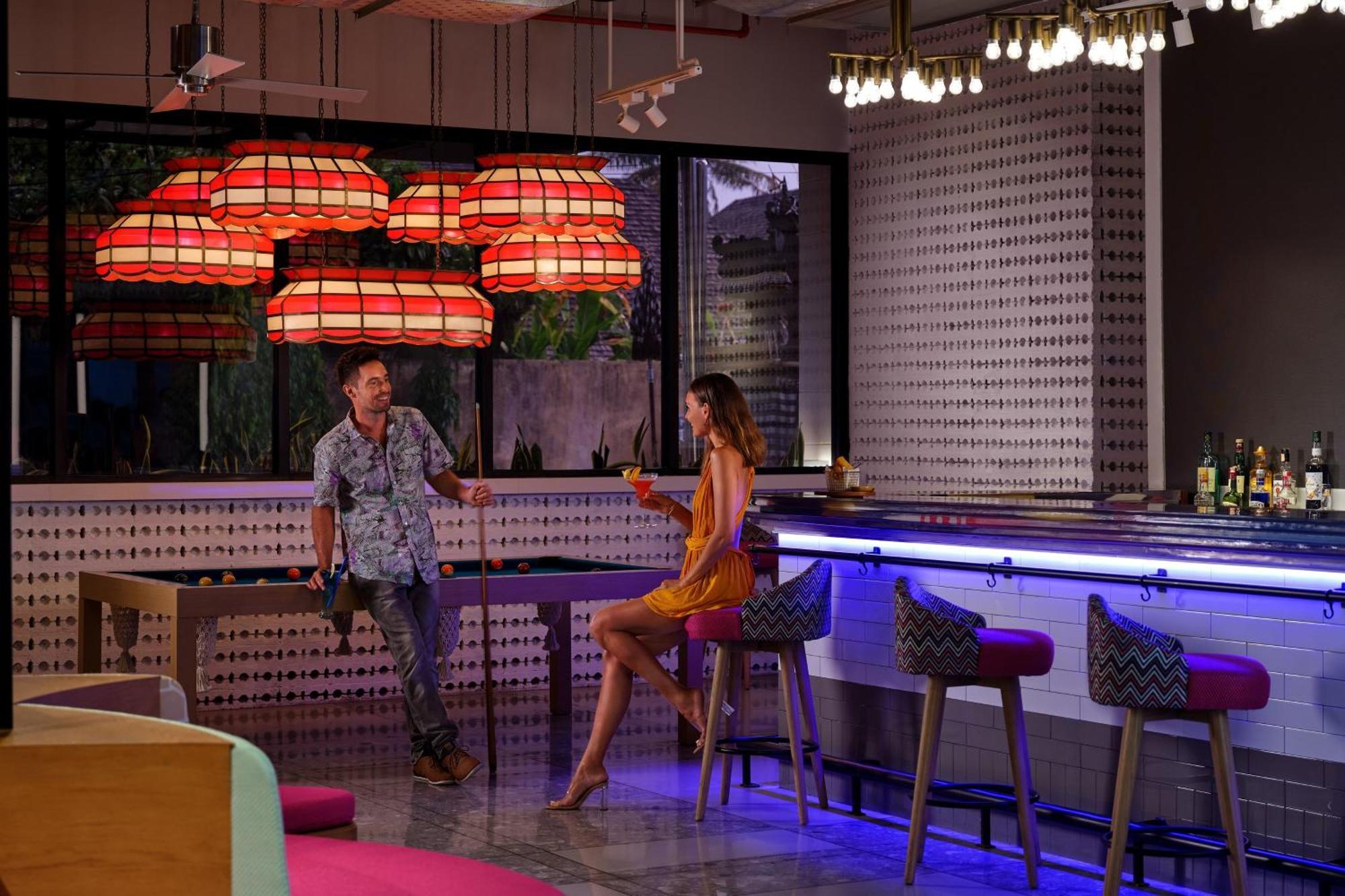 Готель Aloft Bali Seminyak Екстер'єр фото