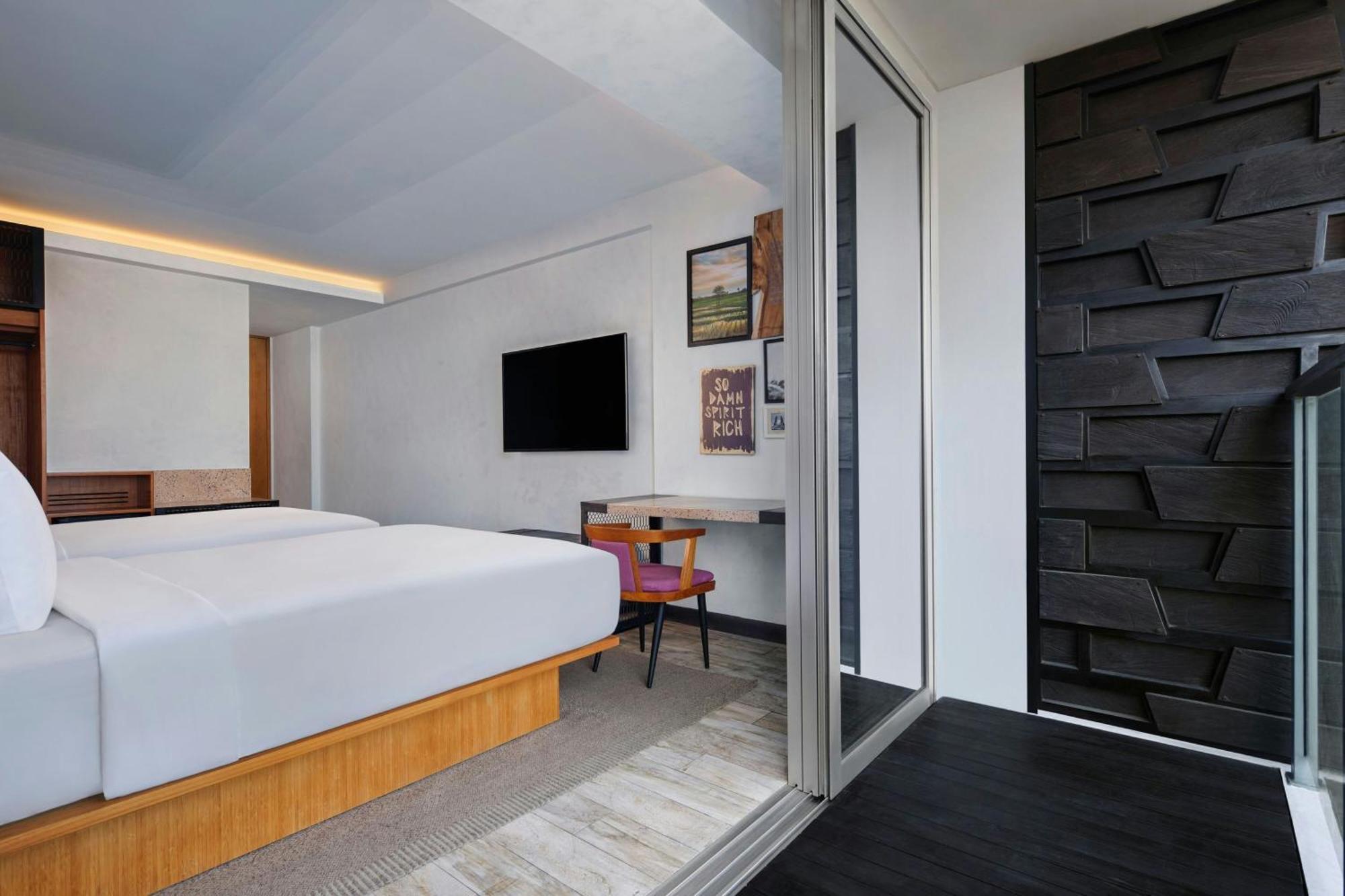 Готель Aloft Bali Seminyak Екстер'єр фото