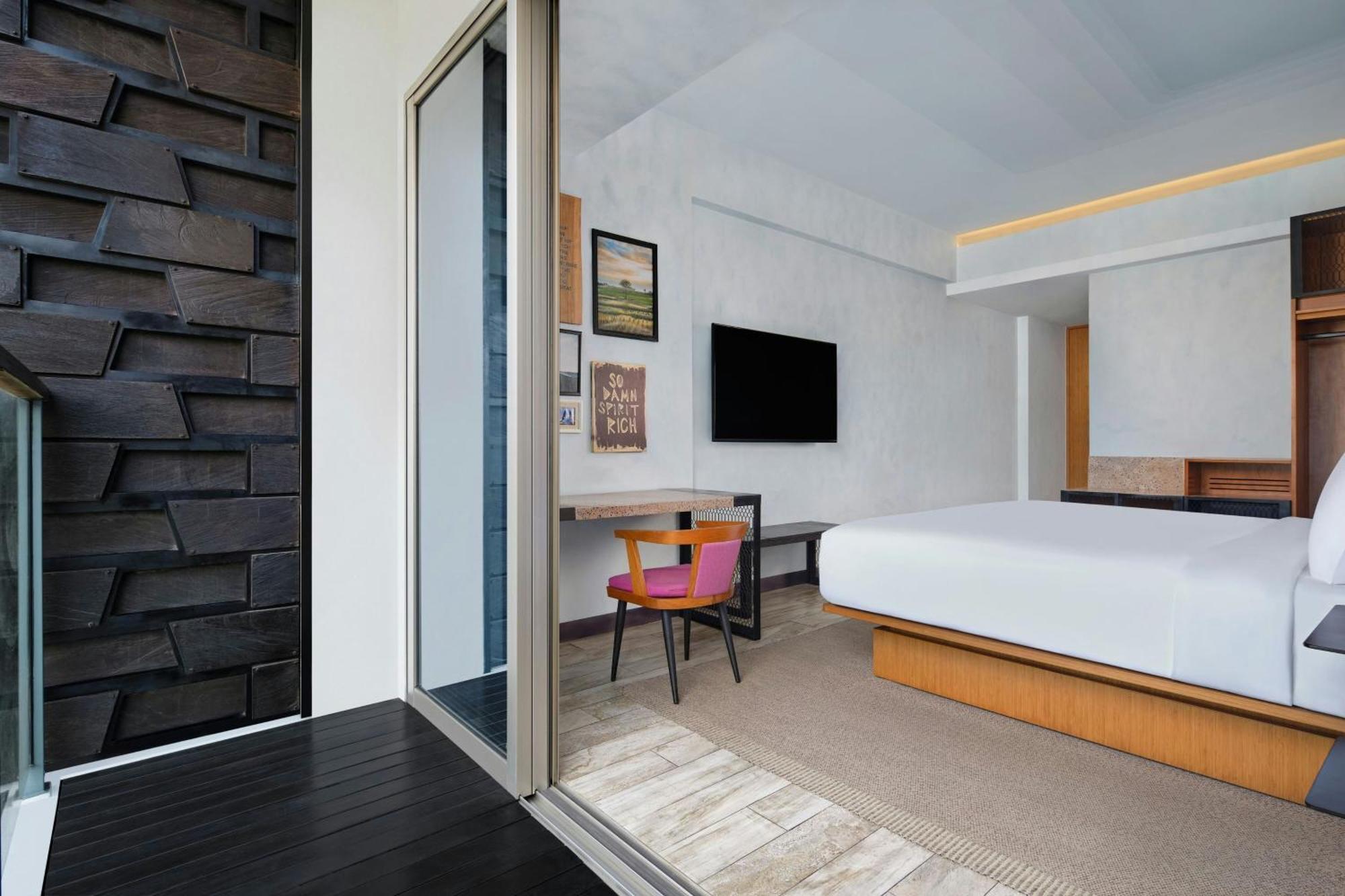 Готель Aloft Bali Seminyak Екстер'єр фото